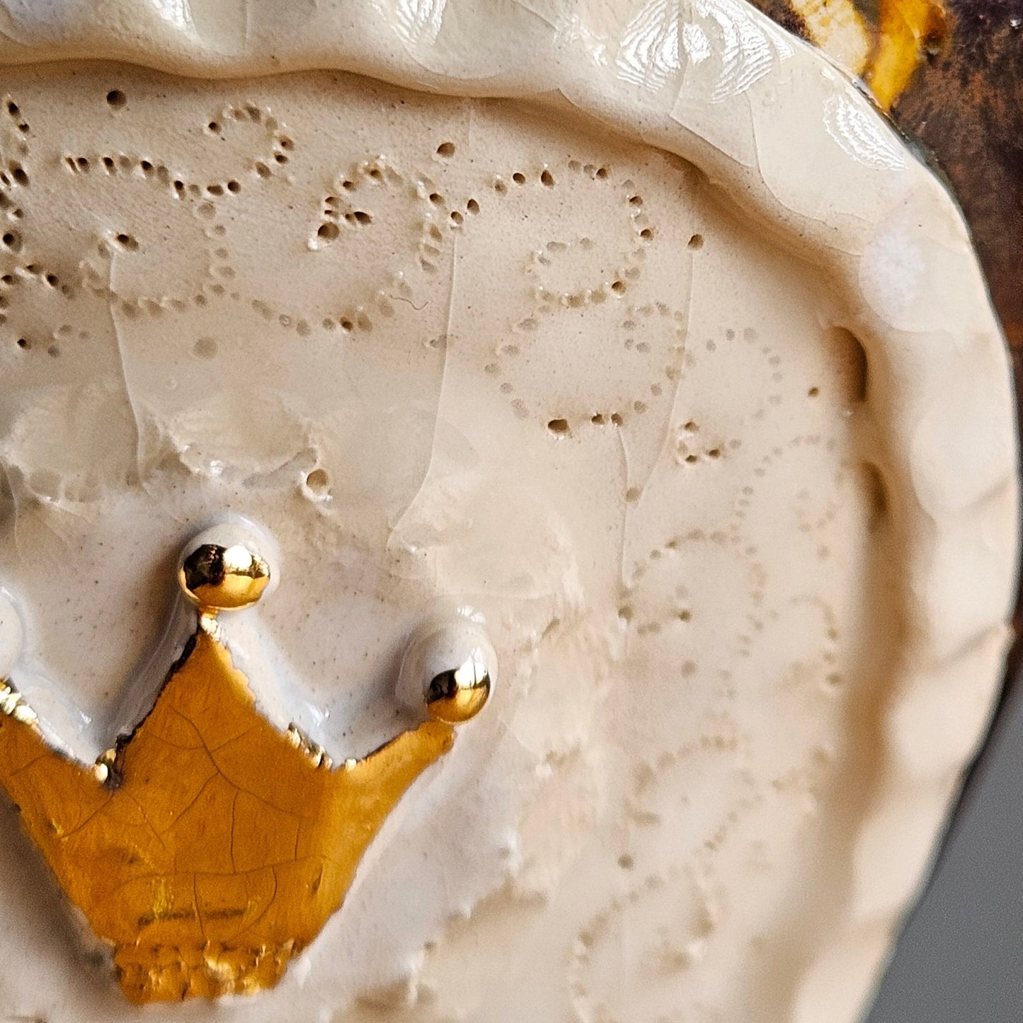 Cup with crown