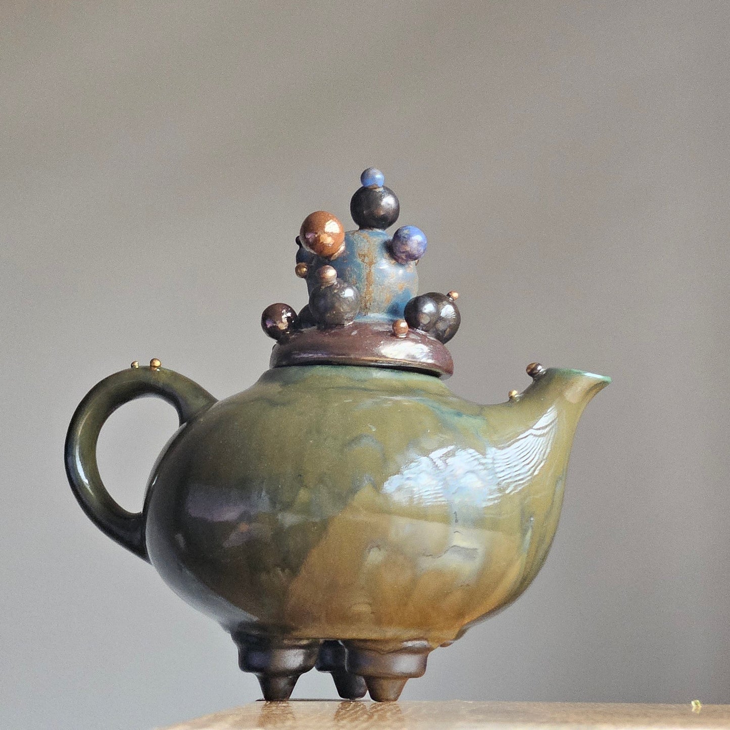 Green teapot-bubles