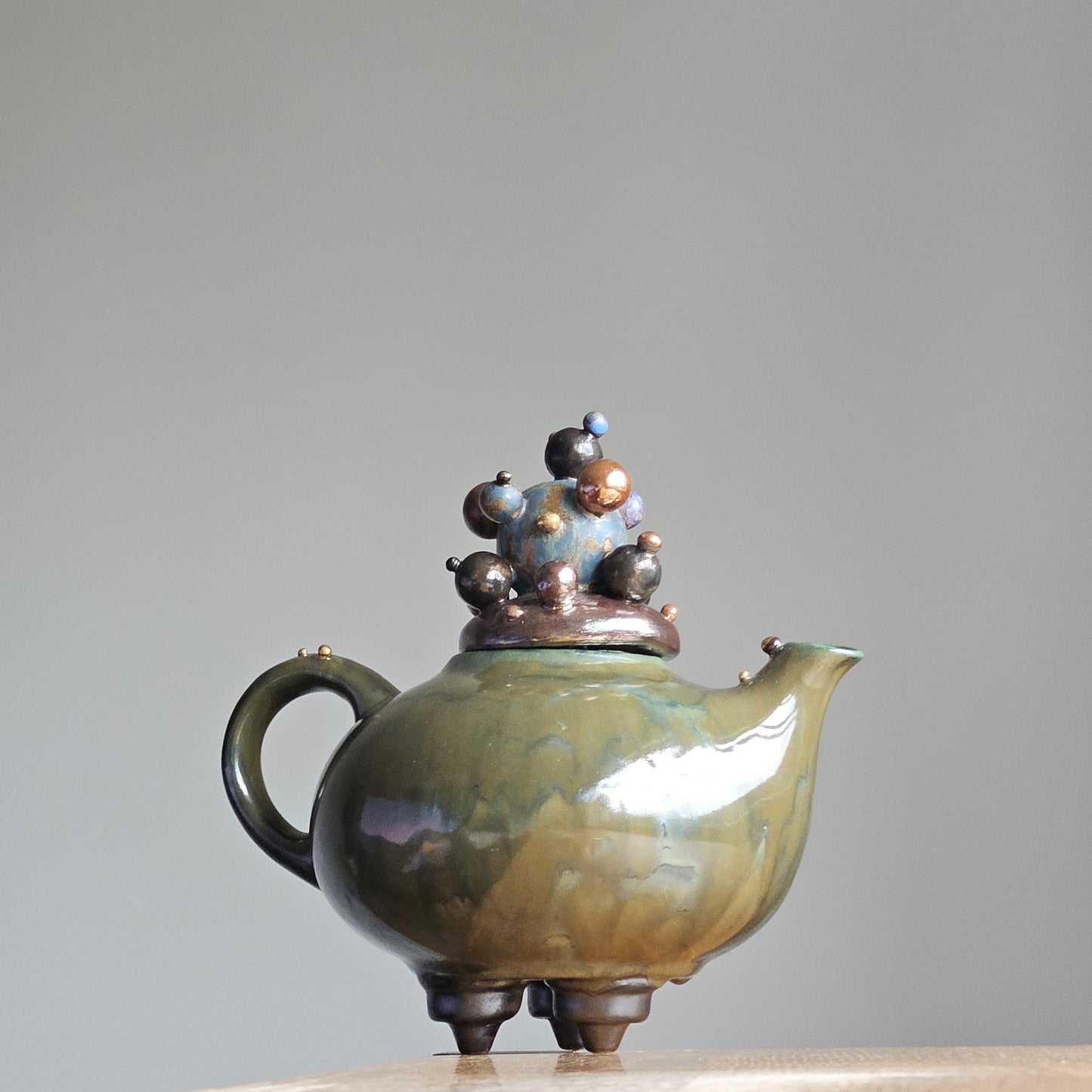 Green teapot-bubles