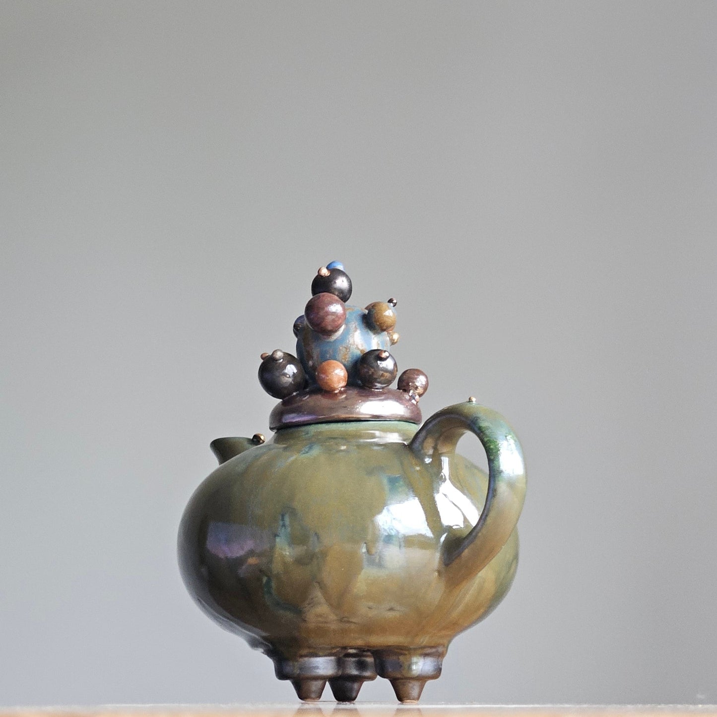 Green teapot-bubles