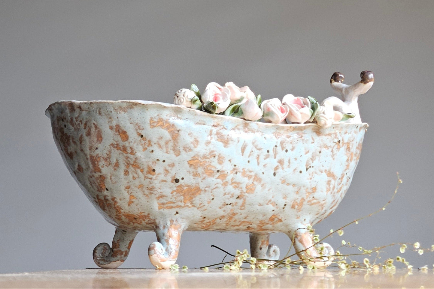 Vase,bowl-bathtub