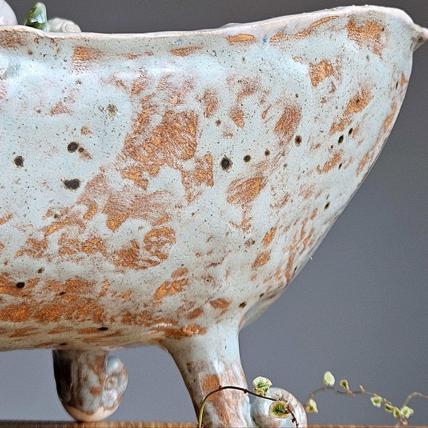 Vase,bowl-bathtub