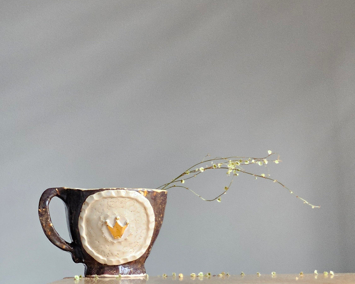Cup with crown