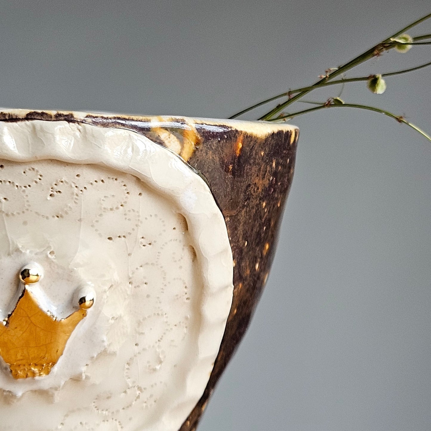 Cup with crown