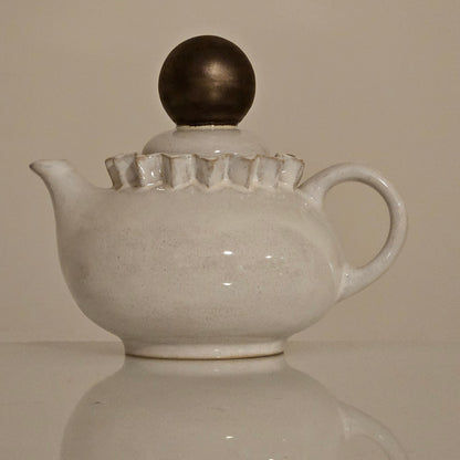 White tea pot