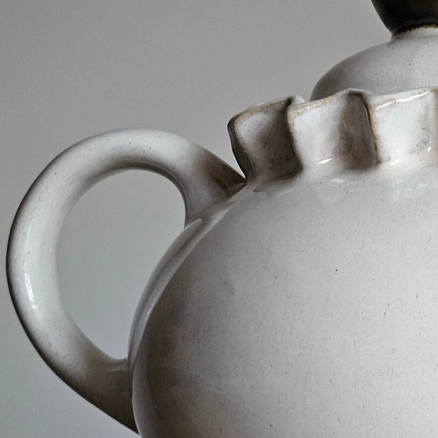 White tea pot