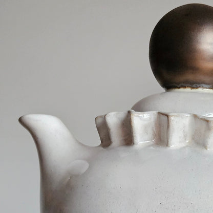 White tea pot