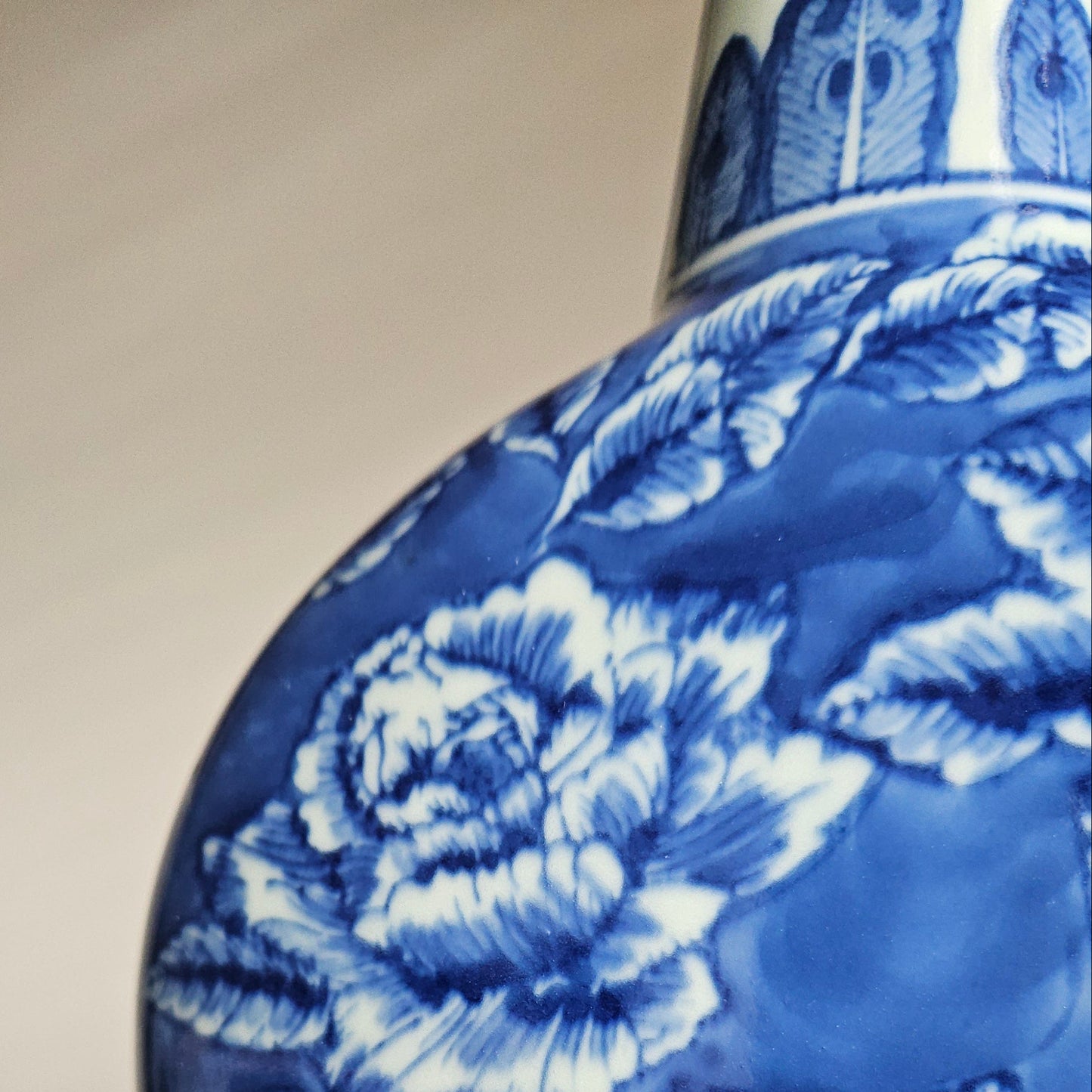 Vintage Chinese Vase|Blue White Floral
