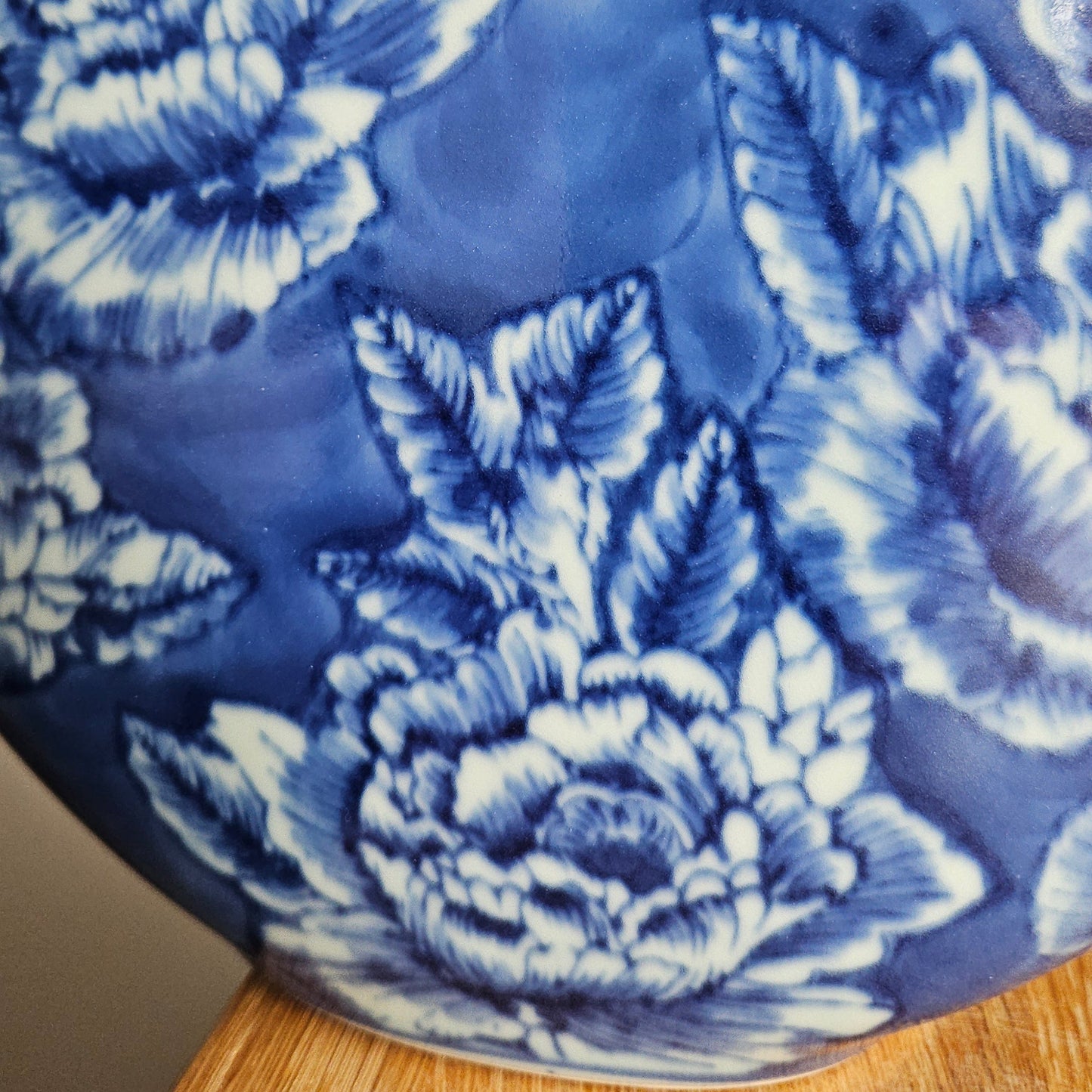 Vintage Chinese Vase|Blue White Floral