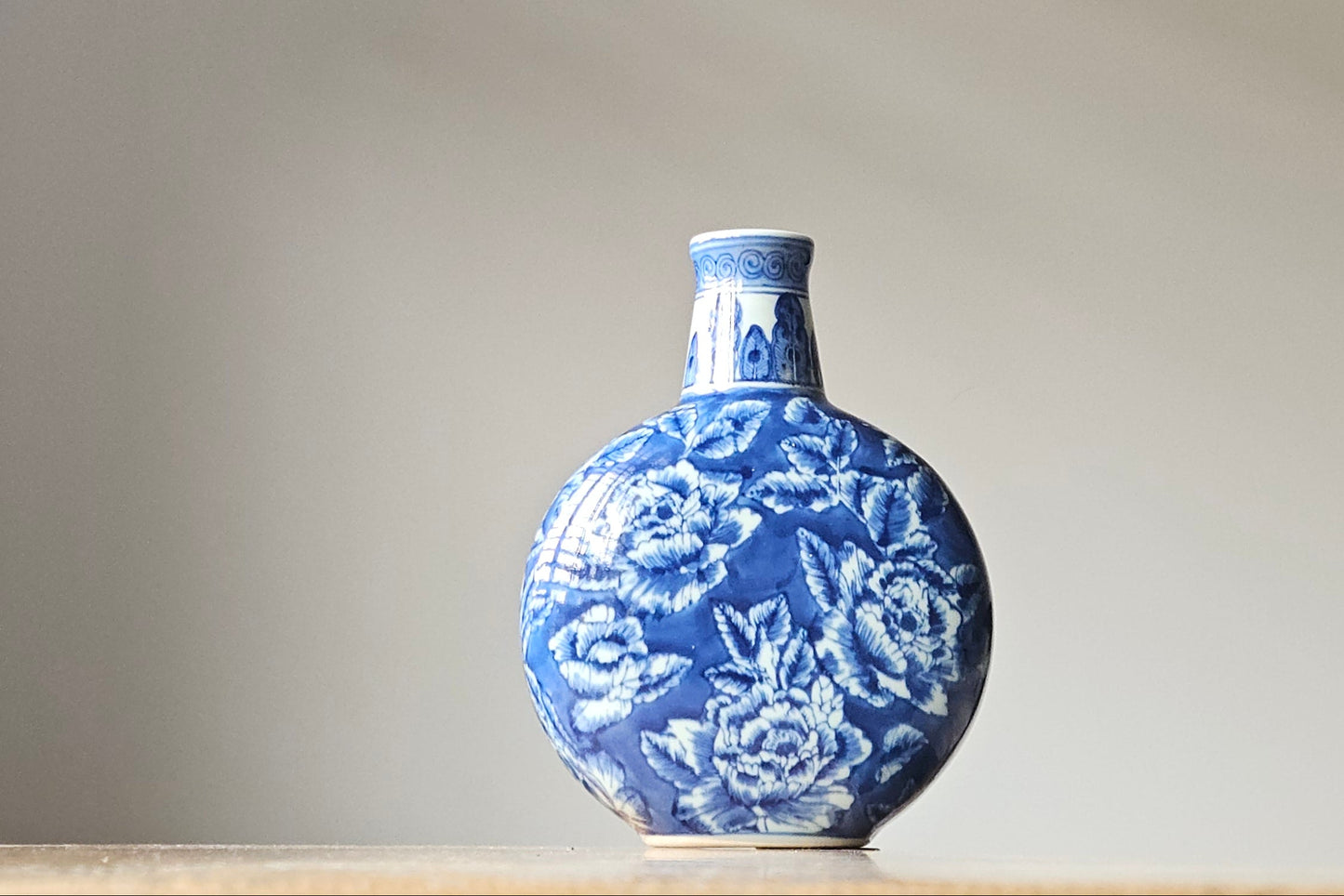 Vintage Chinese Vase|Blue White Floral